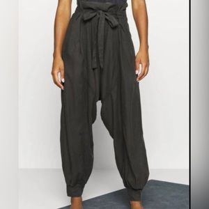 Free People Movement Charcoal Wade Away Harem Panted Size XS EUC